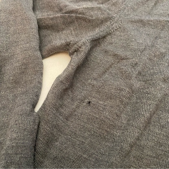 Valentino Maglia Gray Wool V-neck Sweater *flaw* Size Large 2983 - Picture 7 of 16